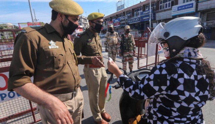 Covid SOPs enforcement: Ramban Admin recovers Rs.1.59 lakh fine from violators